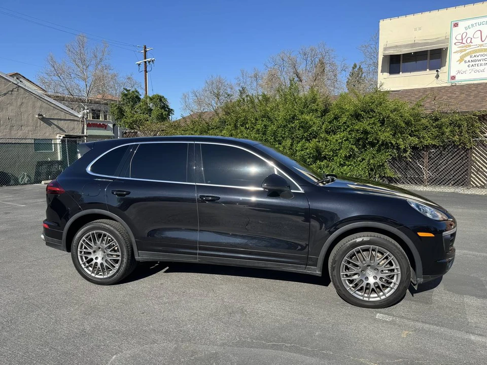 2017 Porsche 958 Cayenne S - Image 7 of 15