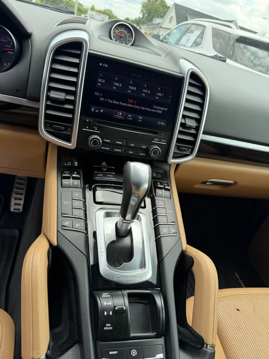 2017 Porsche 958 Cayenne S - Image 15 of 20