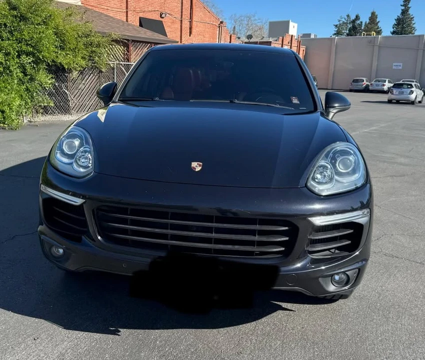 2017 Porsche 958 Cayenne S - Image 2 of 15