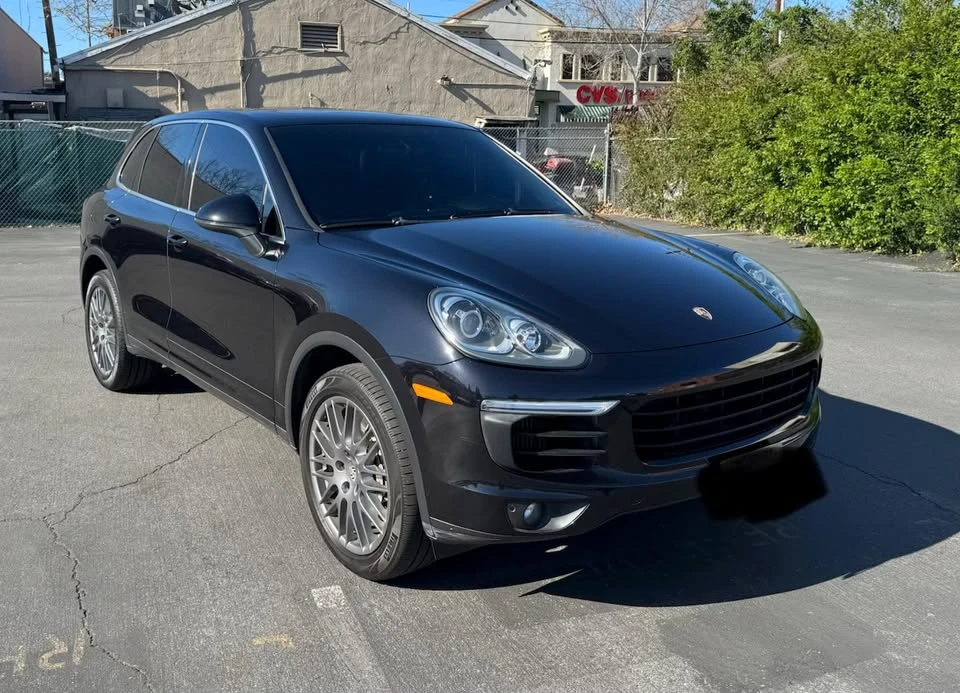 2017 Porsche 958 Cayenne S - Image 3 of 15