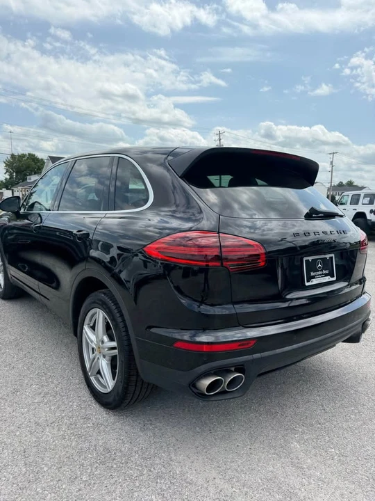 2017 Porsche 958 Cayenne S - Image 7 of 20