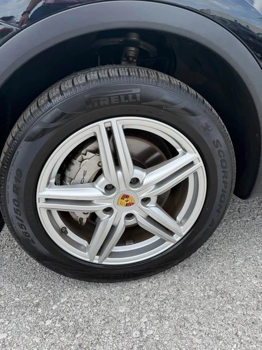 2017 Porsche 958 Cayenne S - Image 10 of 20