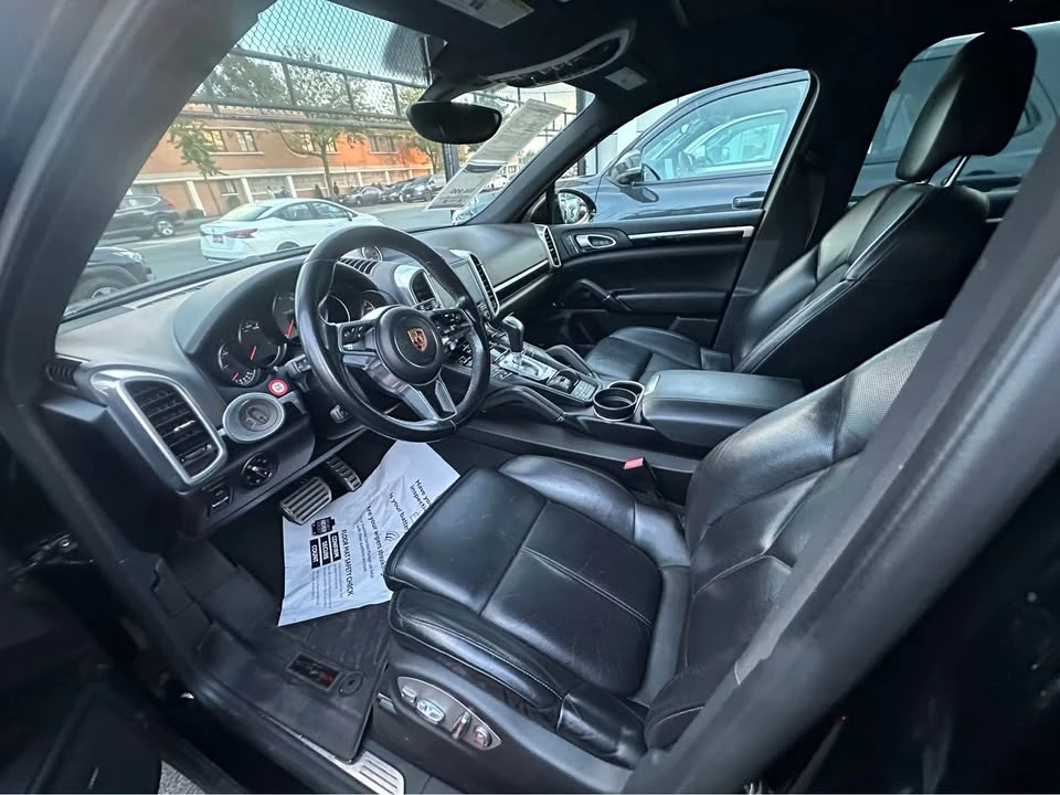 2017 Porsche 958 Cayenne S - Image 5 of 6