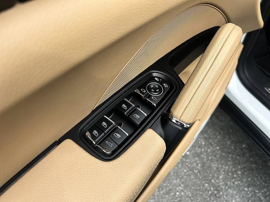 2017 Porsche 958 Cayenne S - Image 10 of 19