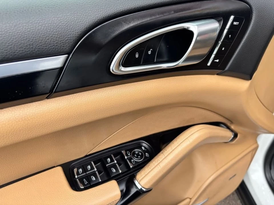 2017 Porsche 958 Cayenne S - Image 14 of 20