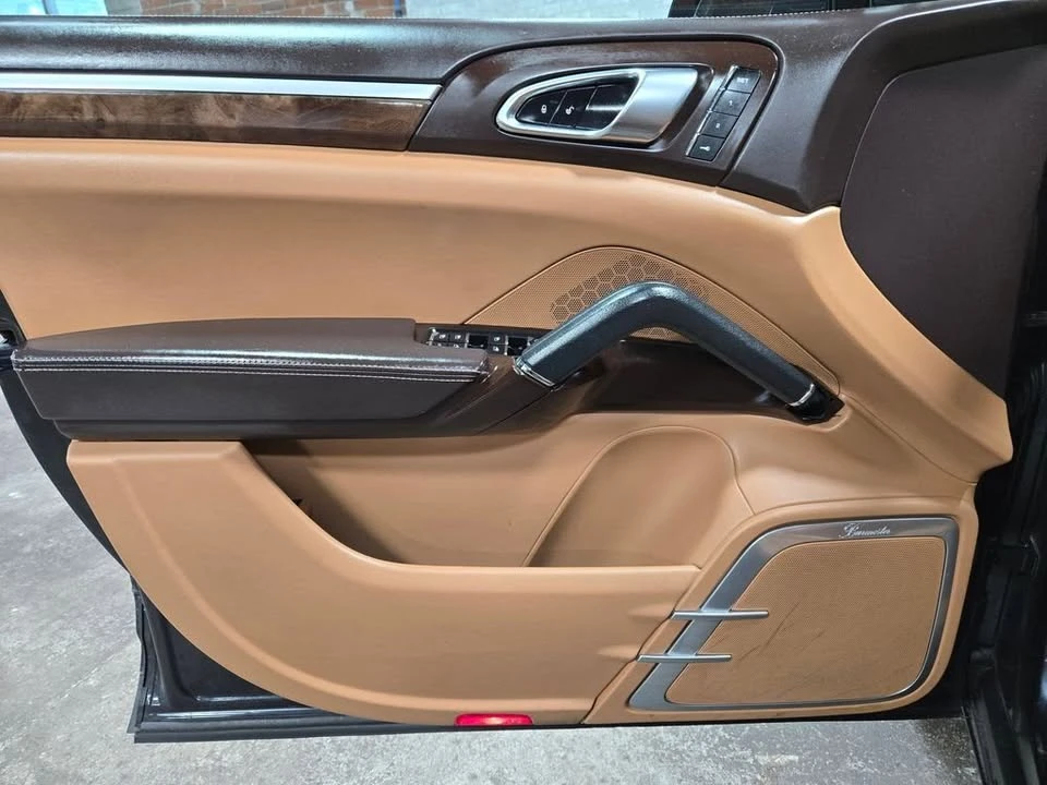 2017 Porsche 958 Cayenne S - Image 8 of 20