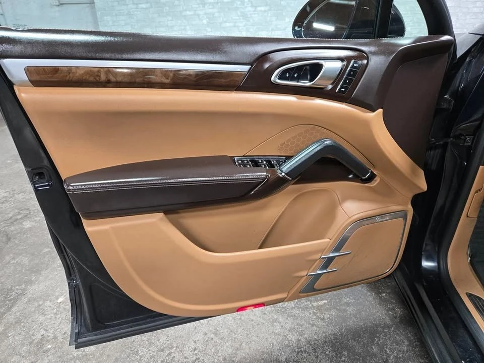 2017 Porsche 958 Cayenne S - Image 7 of 20