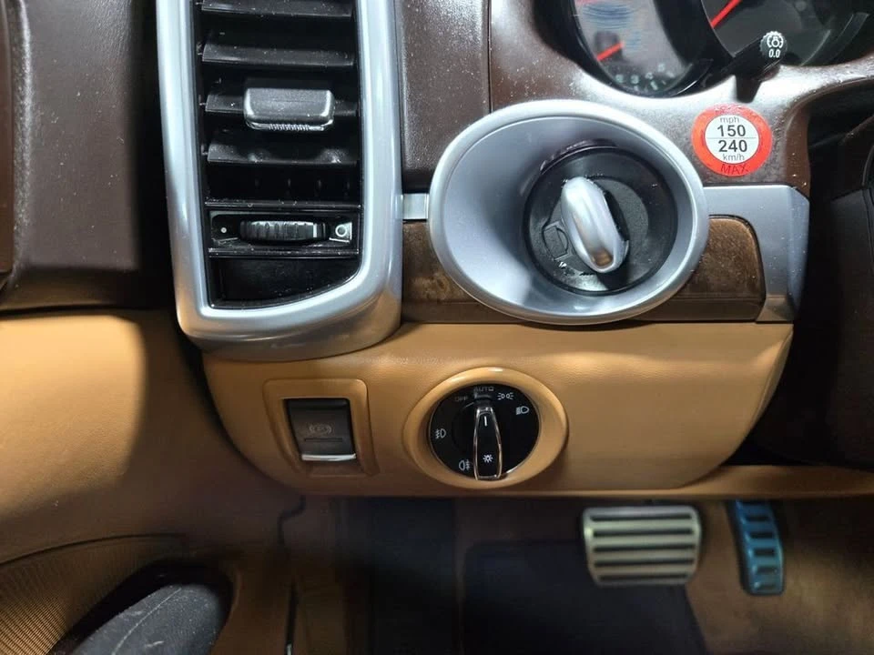 2017 Porsche 958 Cayenne S - Image 14 of 20