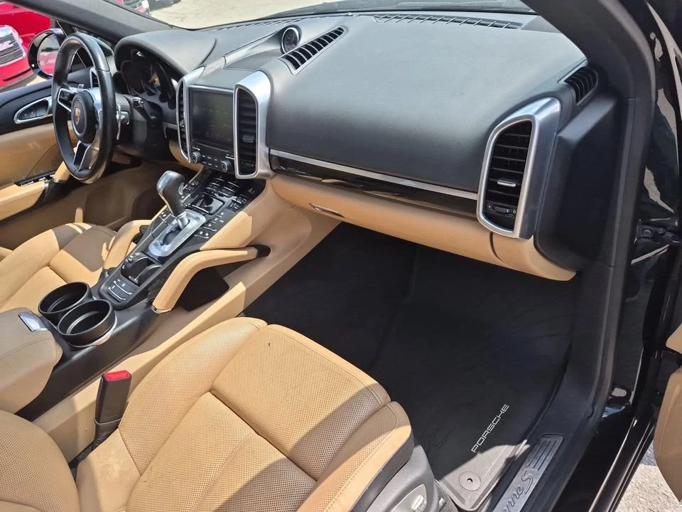 2017 Porsche 958 Cayenne S - Image 14 of 20