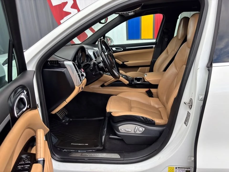 2017 Porsche 958 Cayenne S - Image 11 of 20