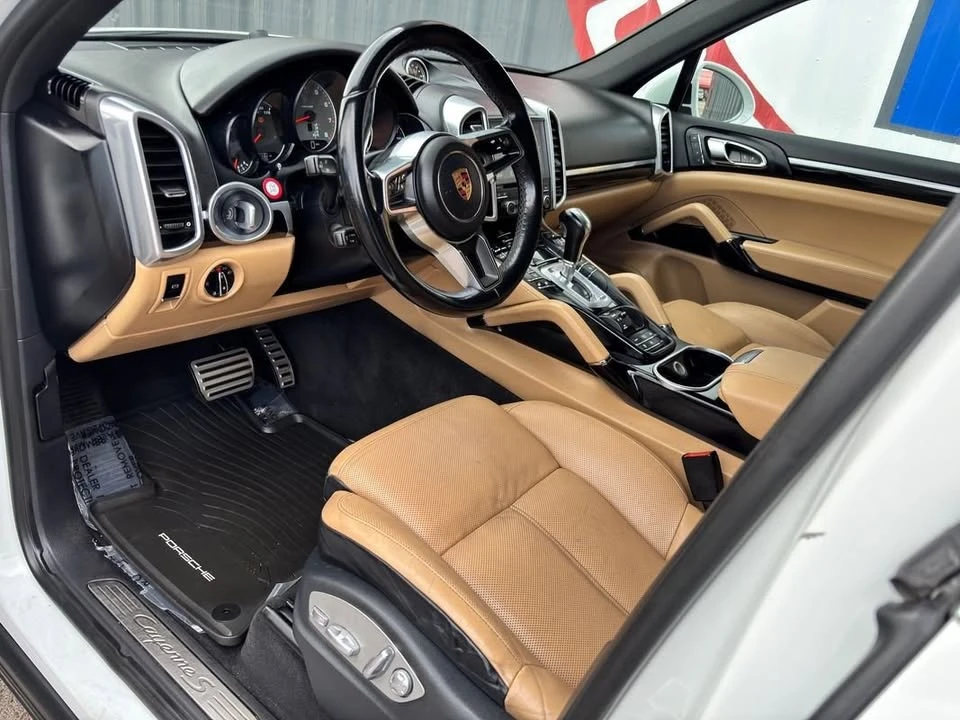 2017 Porsche 958 Cayenne S - Image 16 of 20