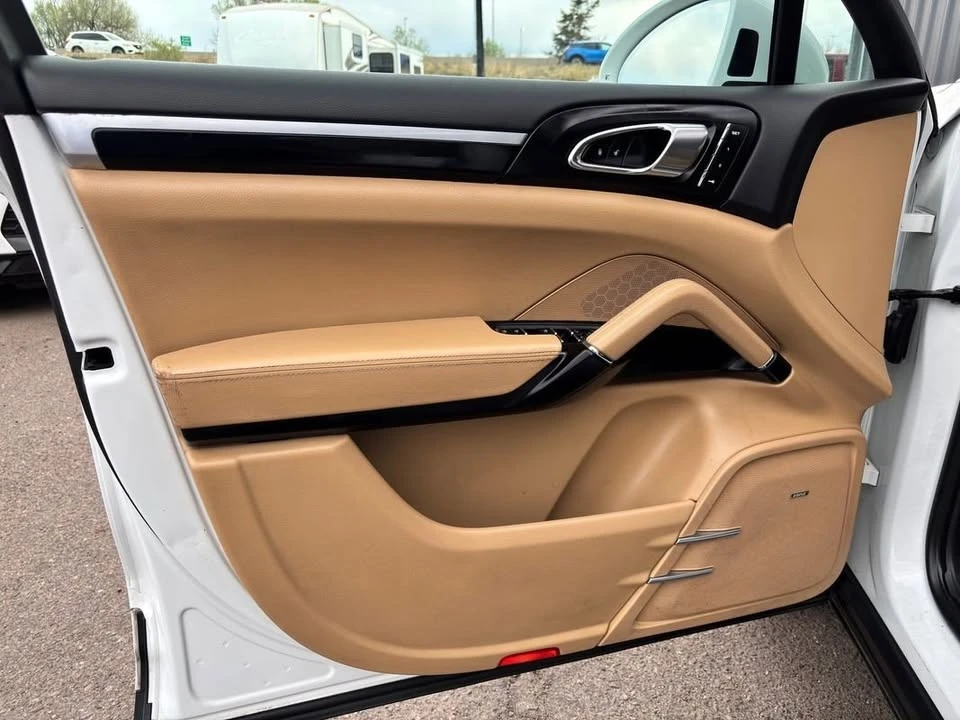 2017 Porsche 958 Cayenne S - Image 12 of 20