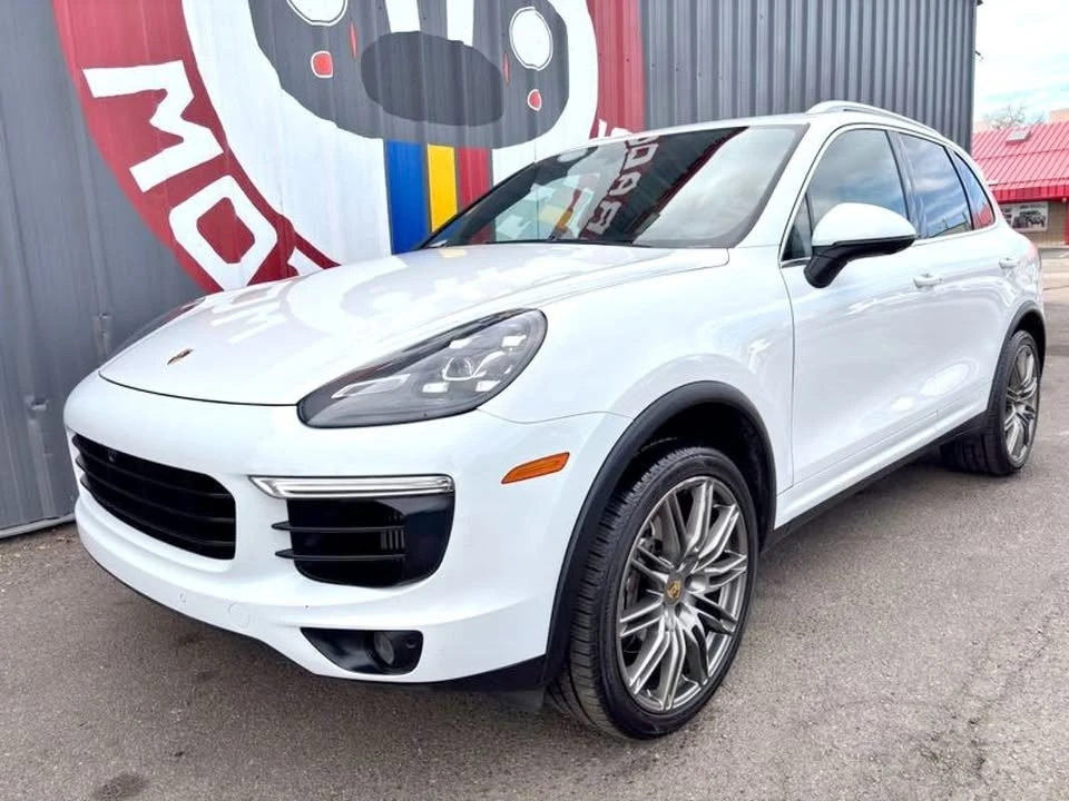 2017 Porsche 958 Cayenne S - Image 6 of 20