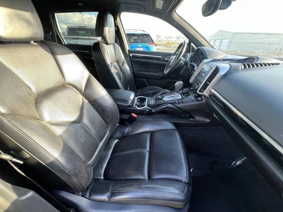2017 Porsche 958 Cayenne S - Image 7 of 11