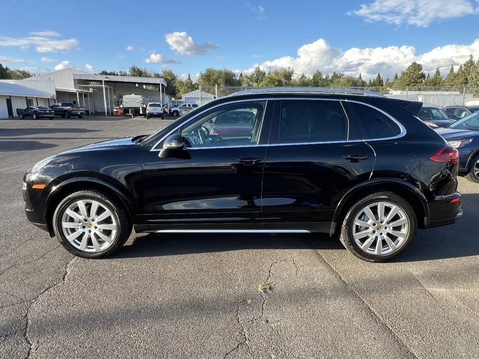 2017 Porsche 958 Cayenne S - Image 2 of 11