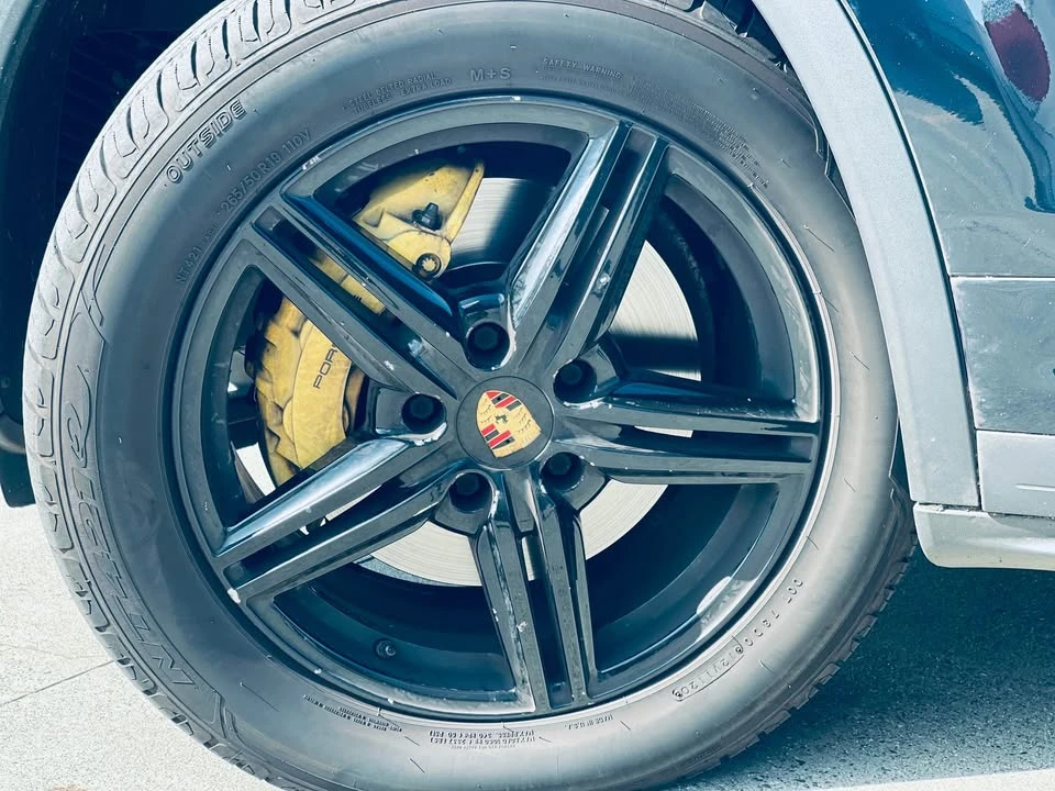 2017 Porsche 958 Cayenne S - Image 8 of 20
