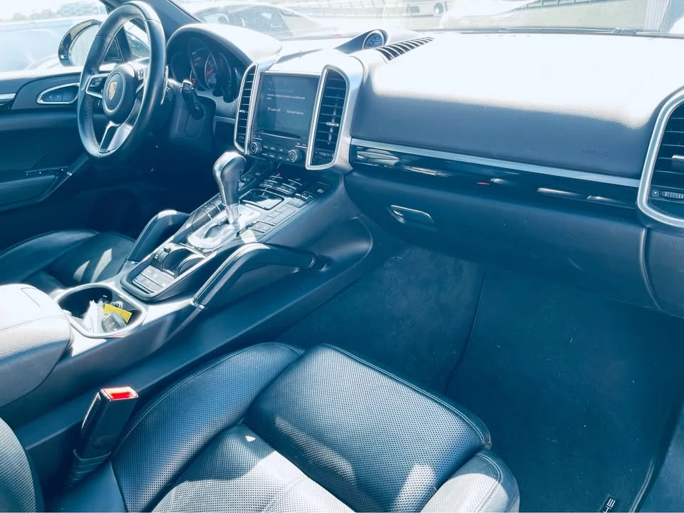 2017 Porsche 958 Cayenne S - Image 10 of 20