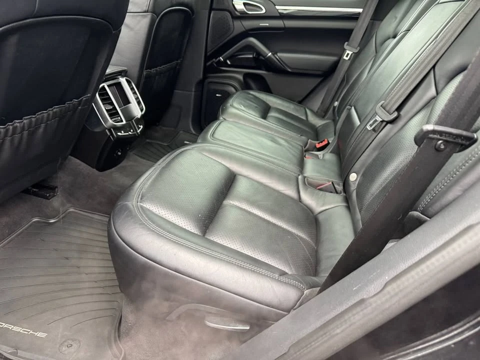 2017 Porsche 958 Cayenne S - Image 19 of 20