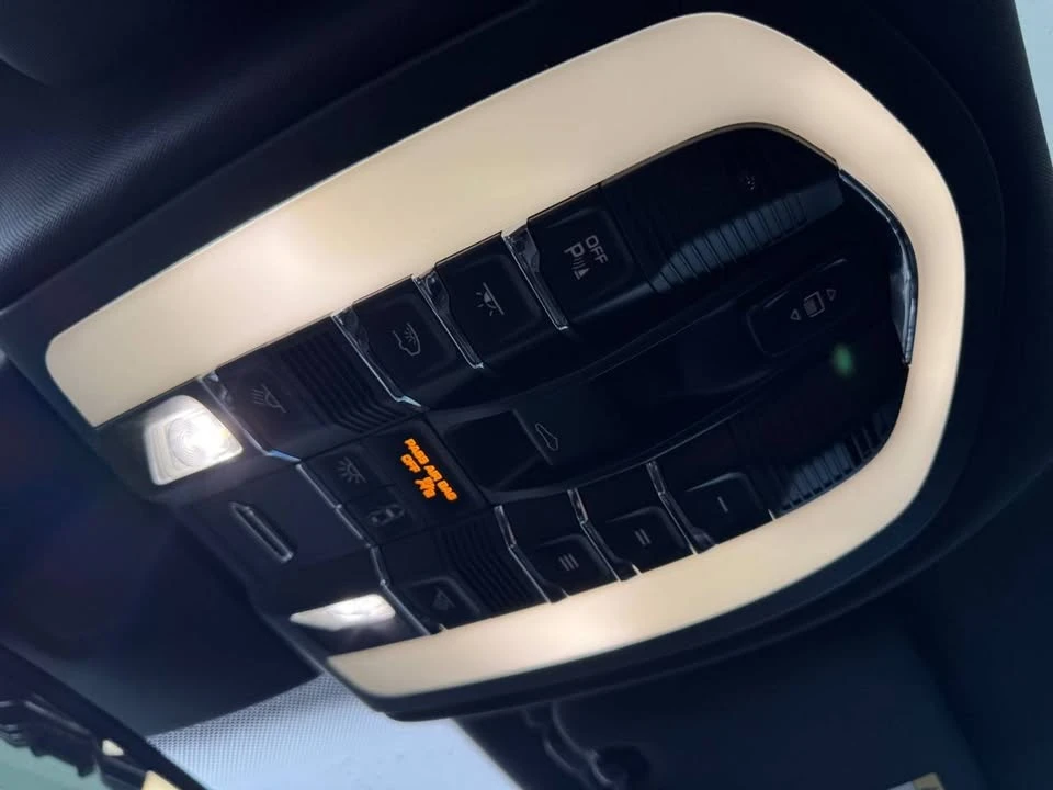 2017 Porsche 958 Cayenne S - Image 14 of 20