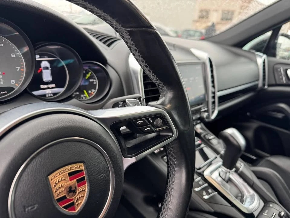 2017 Porsche 958 Cayenne S - Image 10 of 20