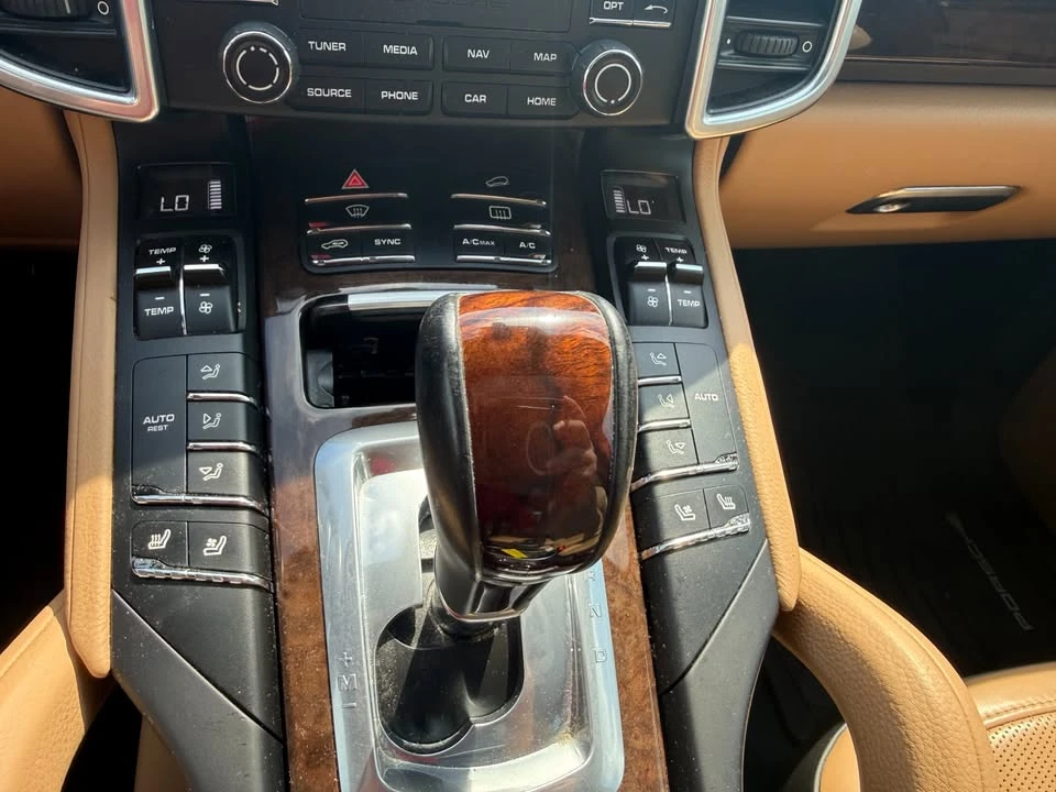 2017 Porsche Cayenne - Image 12 of 12