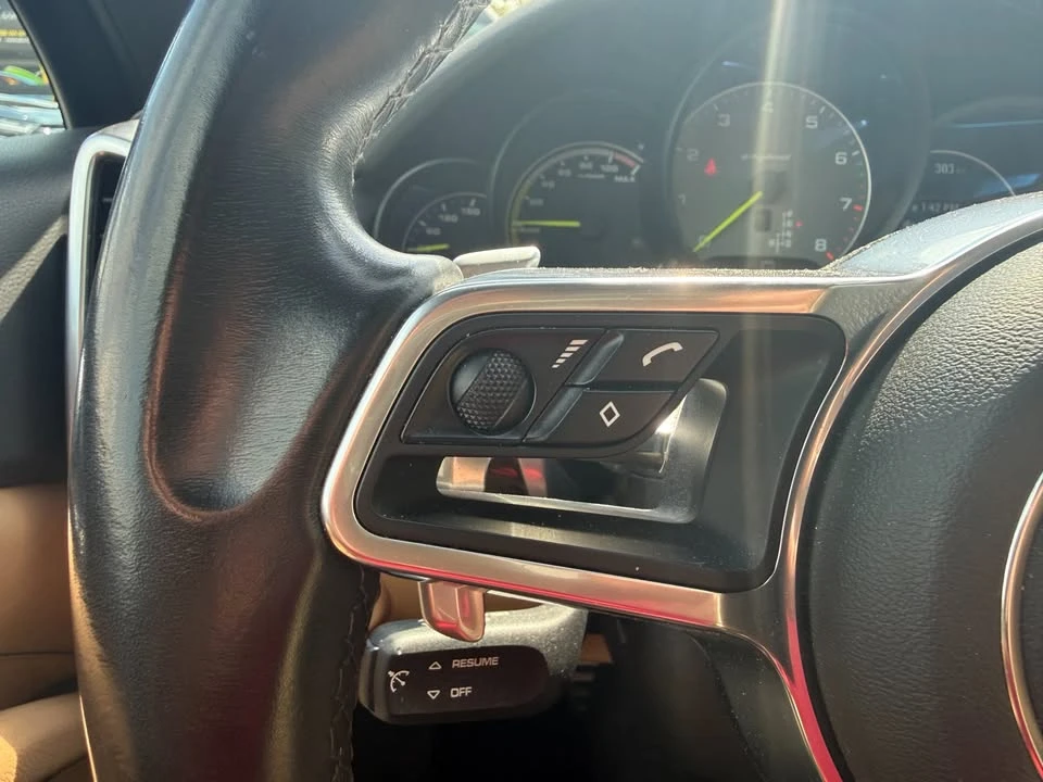 2017 Porsche Cayenne - Image 11 of 12