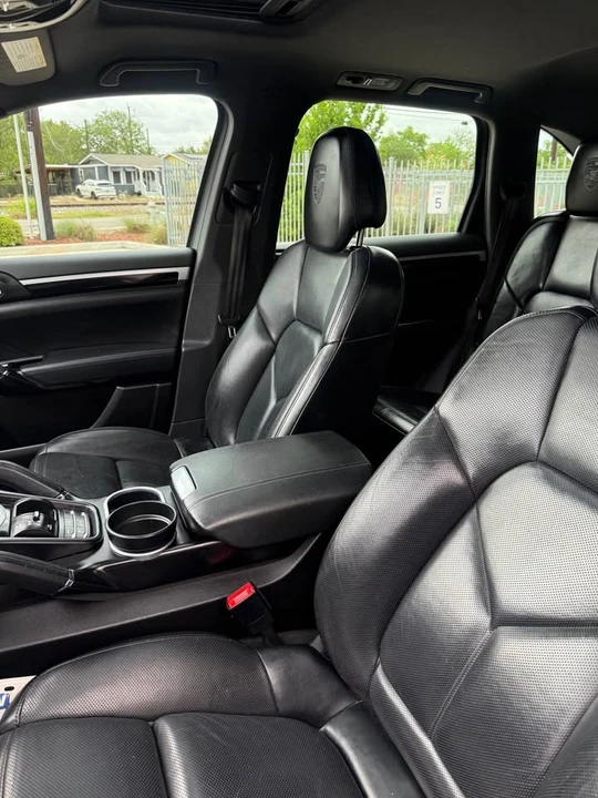 2017 Porsche 958 Cayenne S - Image 10 of 13