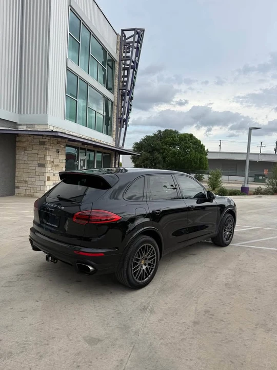 2017 Porsche 958 Cayenne S - Image 5 of 13