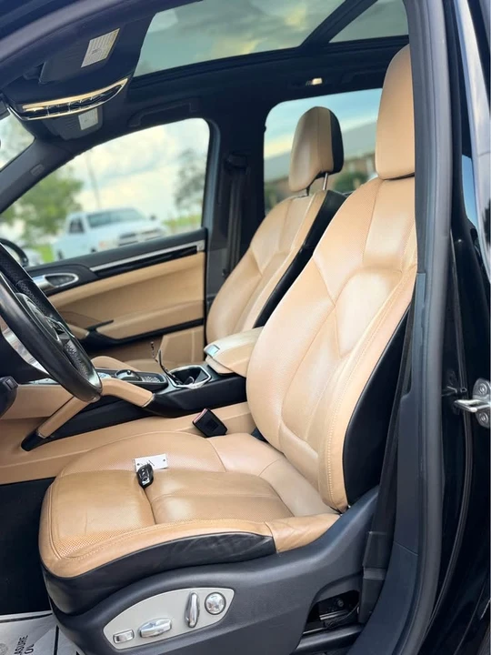 2017 Porsche 958 Cayenne S - Image 9 of 12