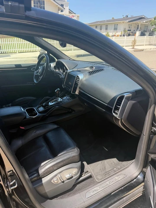 2017 Porsche 958 Cayenne S - Image 7 of 11