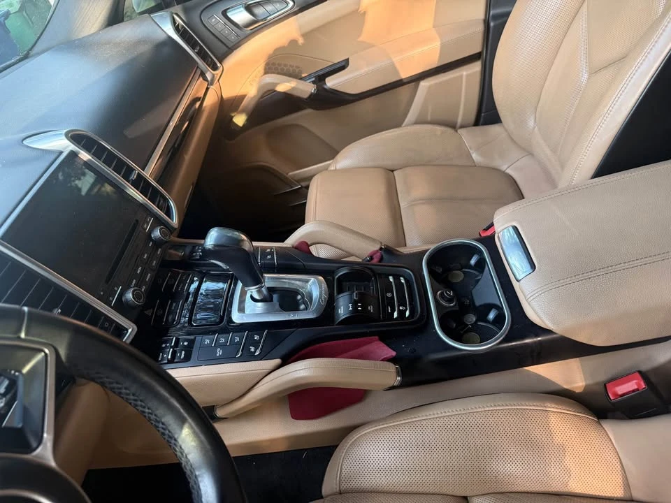 2017 Porsche 958 Cayenne S - Image 9 of 19