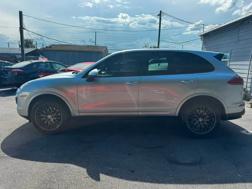 2017 Porsche 958 Cayenne S - Image 2 of 18