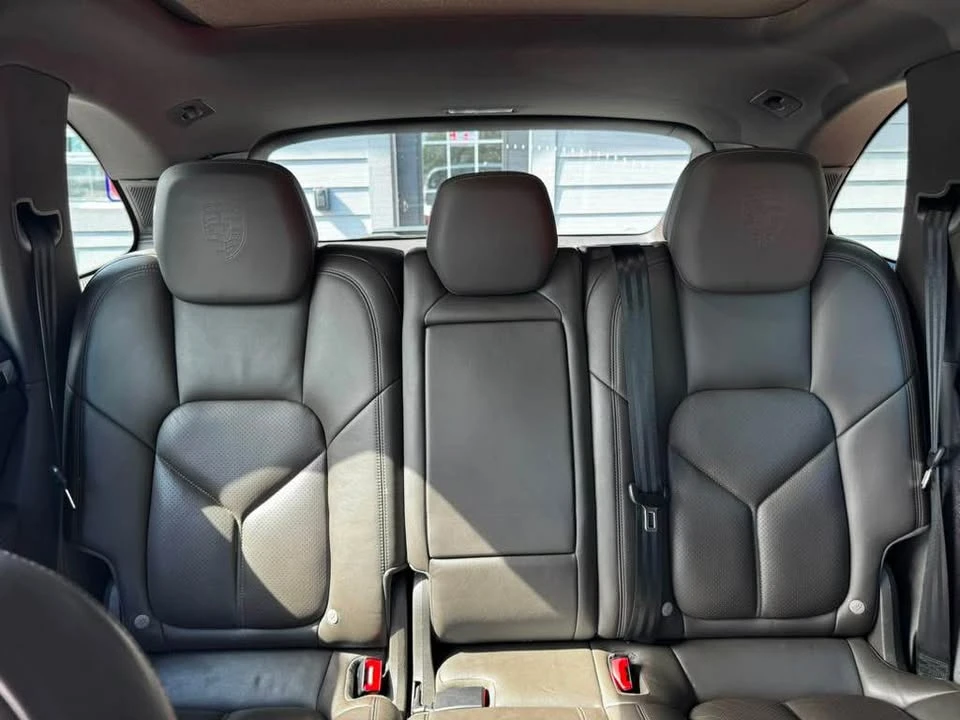 2017 Porsche 958 Cayenne S - Image 15 of 18