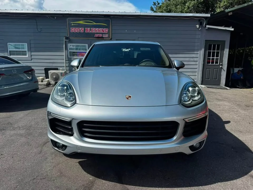 2017 Porsche 958 Cayenne S - Image 8 of 18