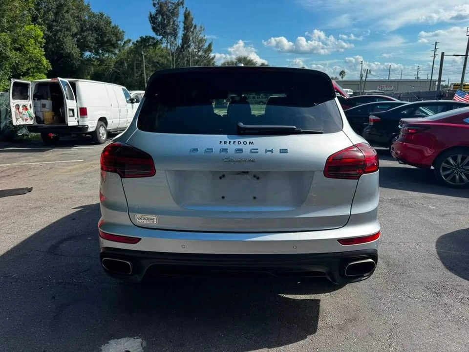 2017 Porsche 958 Cayenne S - Image 4 of 18