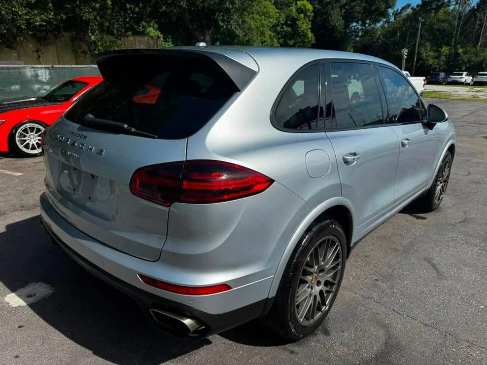 2017 Porsche 958 Cayenne S - Image 5 of 18