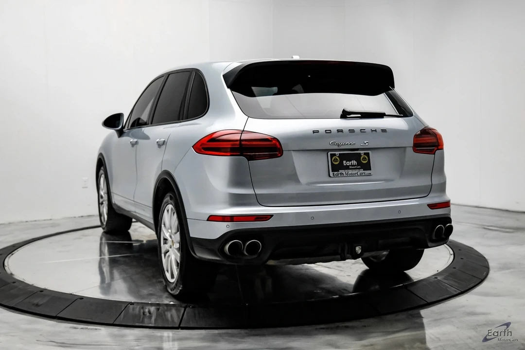 2017 Porsche 958 Cayenne S - Image 9 of 12