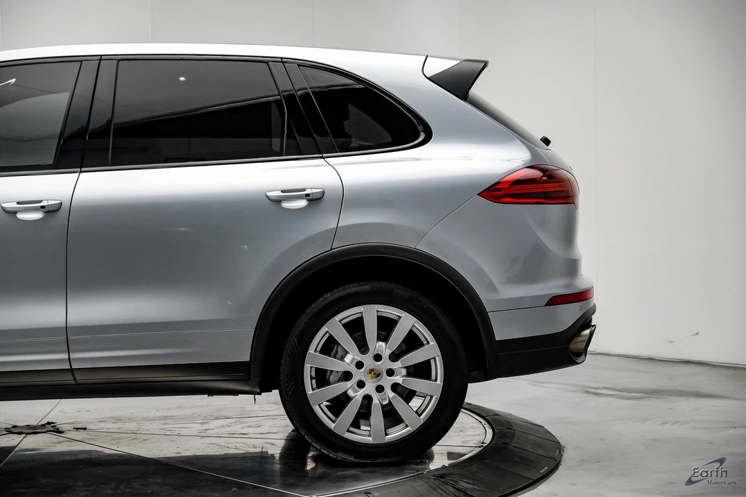2017 Porsche 958 Cayenne S - Image 7 of 12