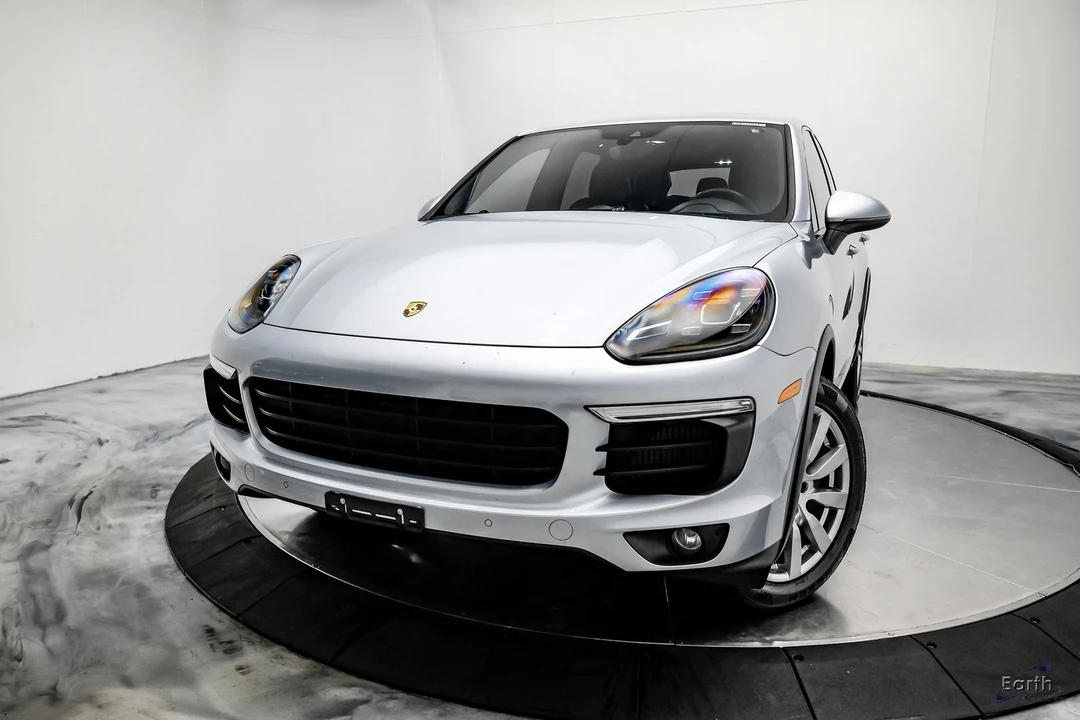 2017 Porsche 958 Cayenne S - Image 3 of 12