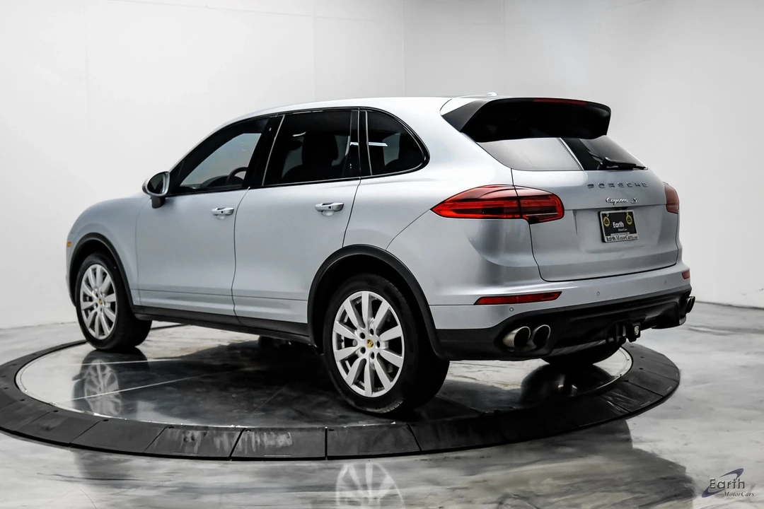 2017 Porsche 958 Cayenne S - Image 8 of 12