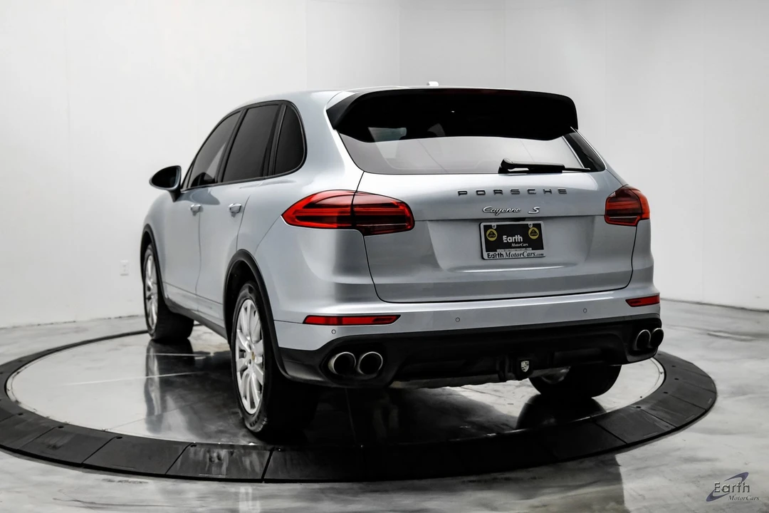 2017 Porsche 958 Cayenne S - Image 9 of 12