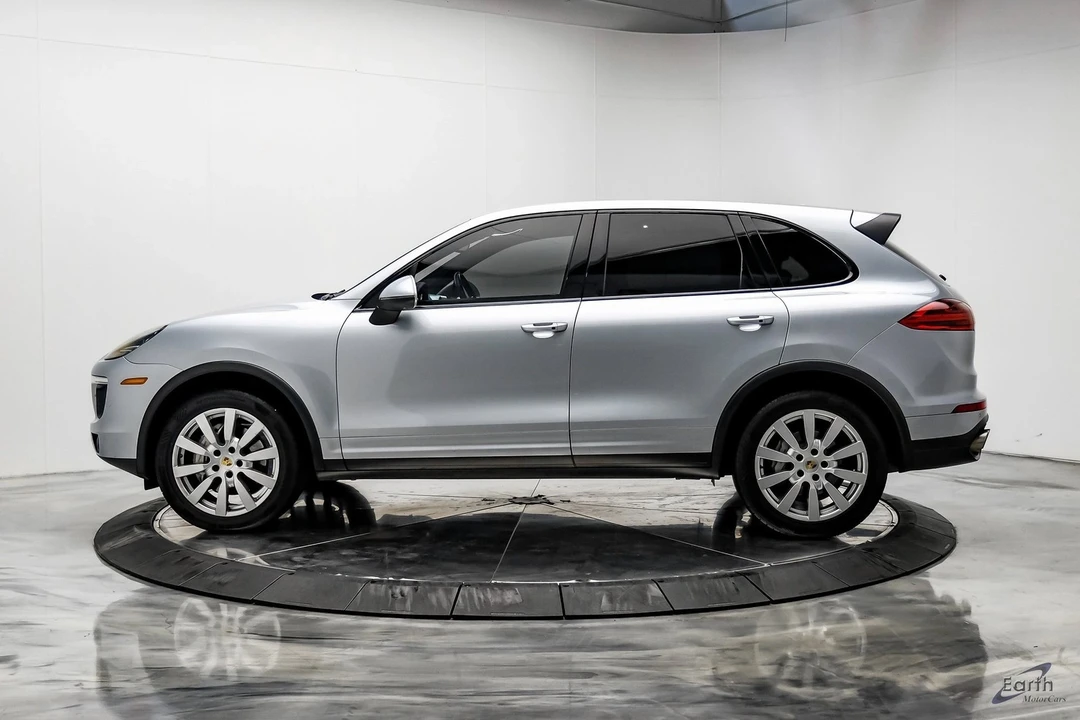 2017 Porsche 958 Cayenne S - Image 5 of 12