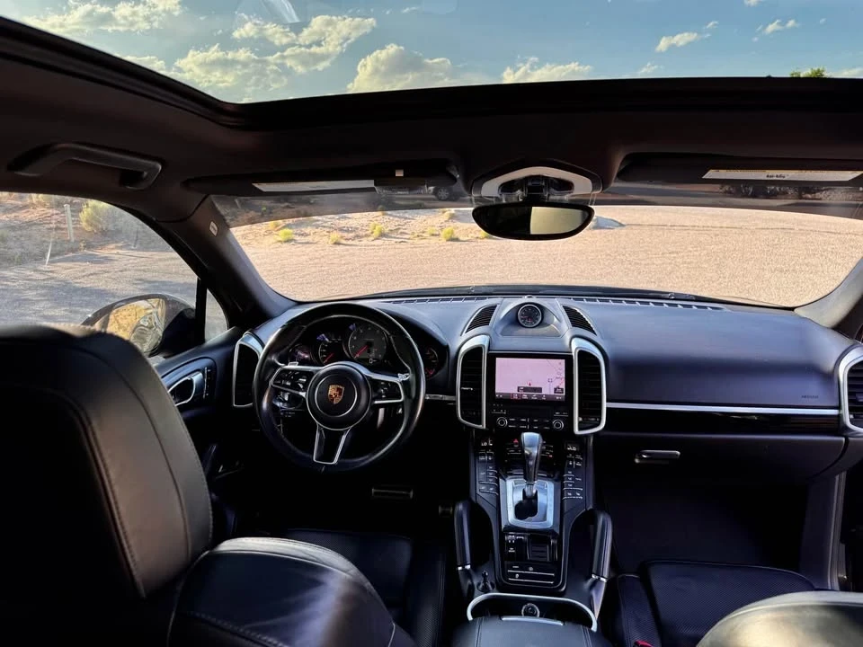 2017 Porsche 958 Cayenne S - Image 10 of 15