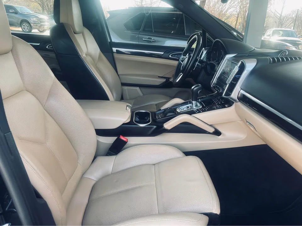 2017 Porsche 958 Cayenne S - Image 10 of 18