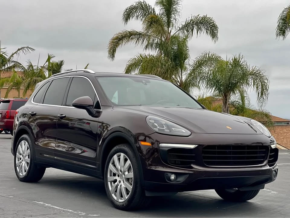 2017 Porsche 958 Cayenne S - Image 2 of 20