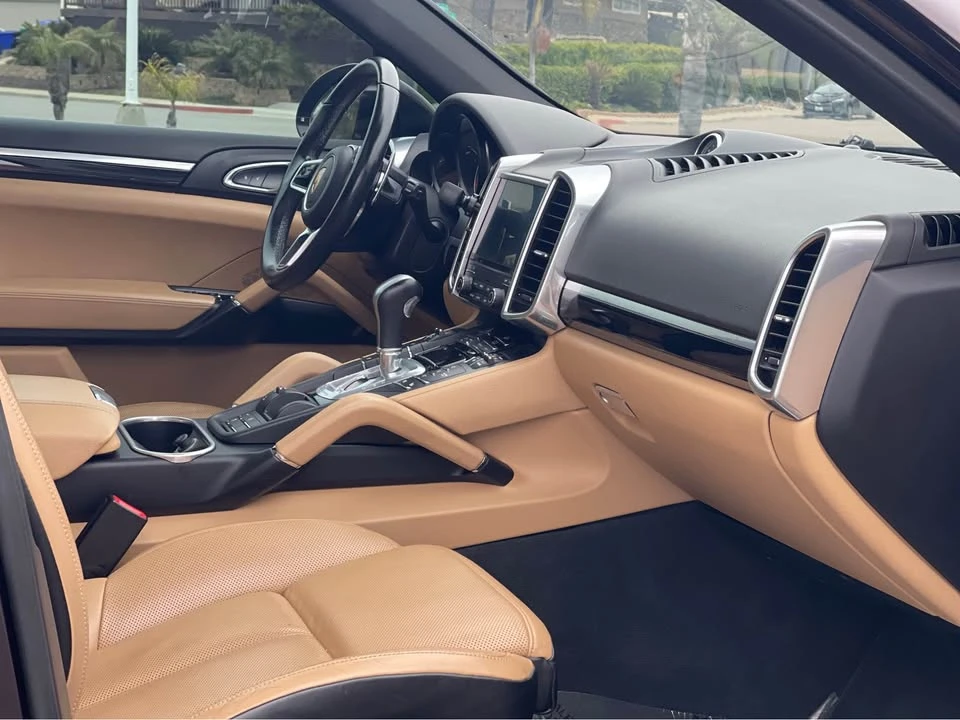 2017 Porsche 958 Cayenne S - Image 10 of 20