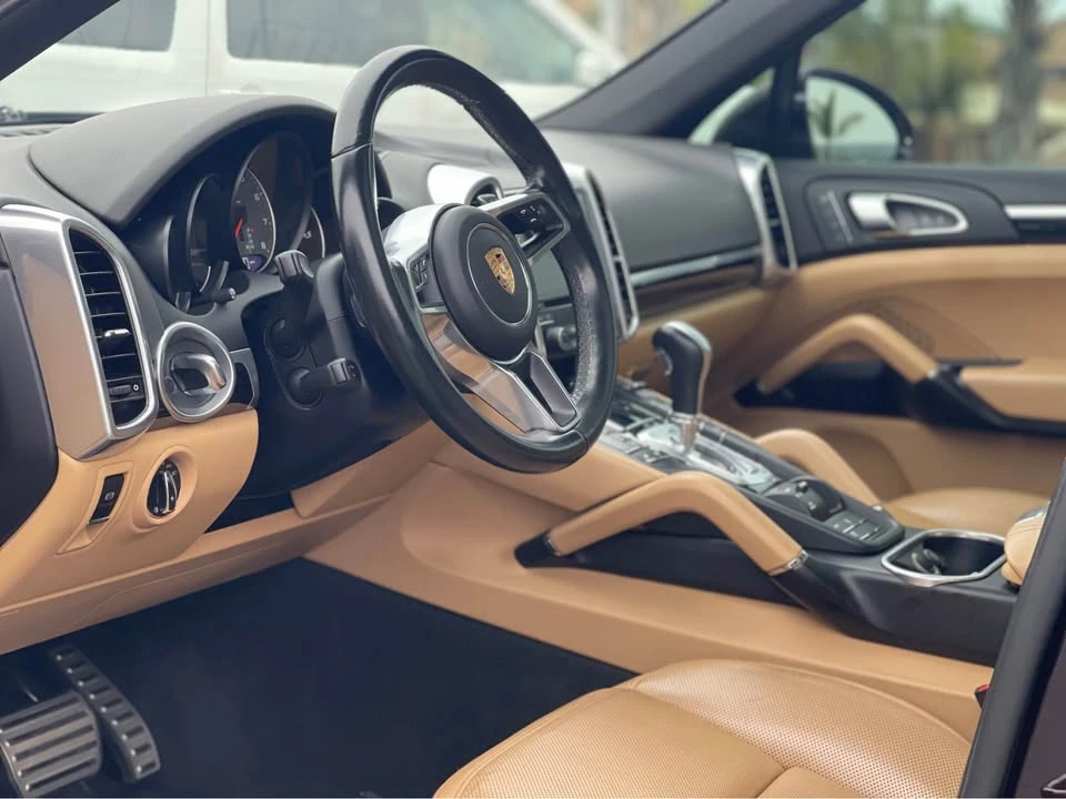 2017 Porsche 958 Cayenne S - Image 9 of 20