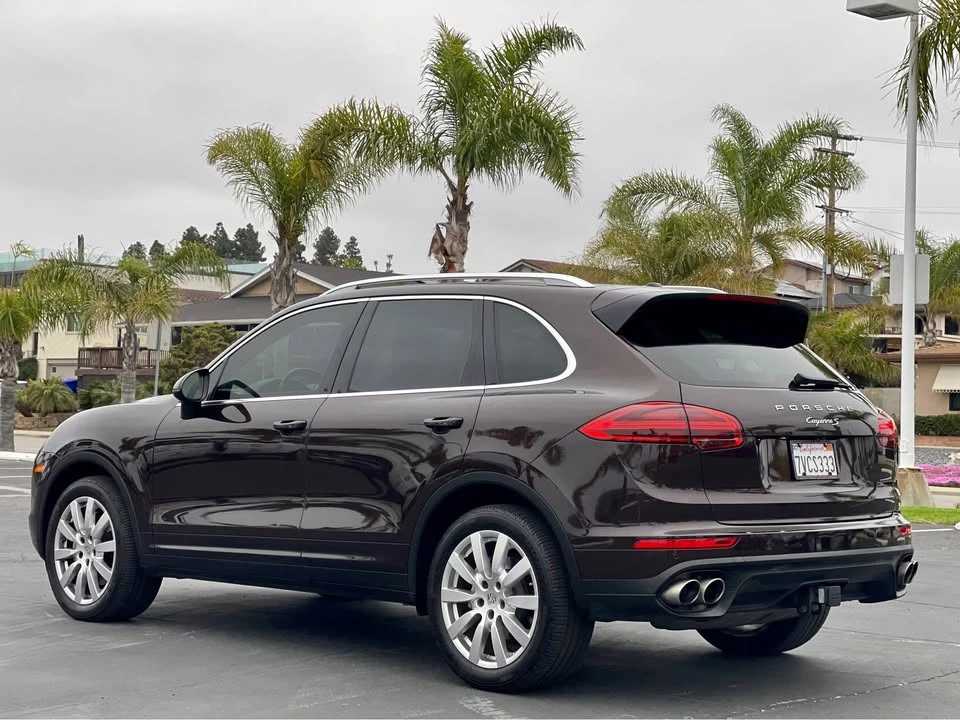 2017 Porsche 958 Cayenne S - Image 5 of 20