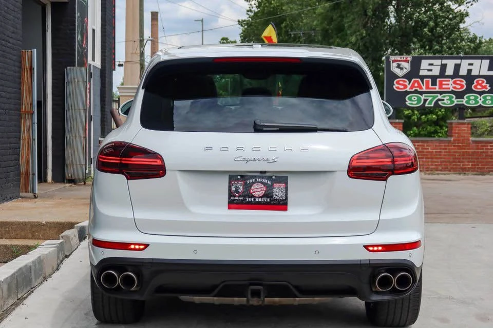 2017 Porsche 958 Cayenne S - Image 7 of 17