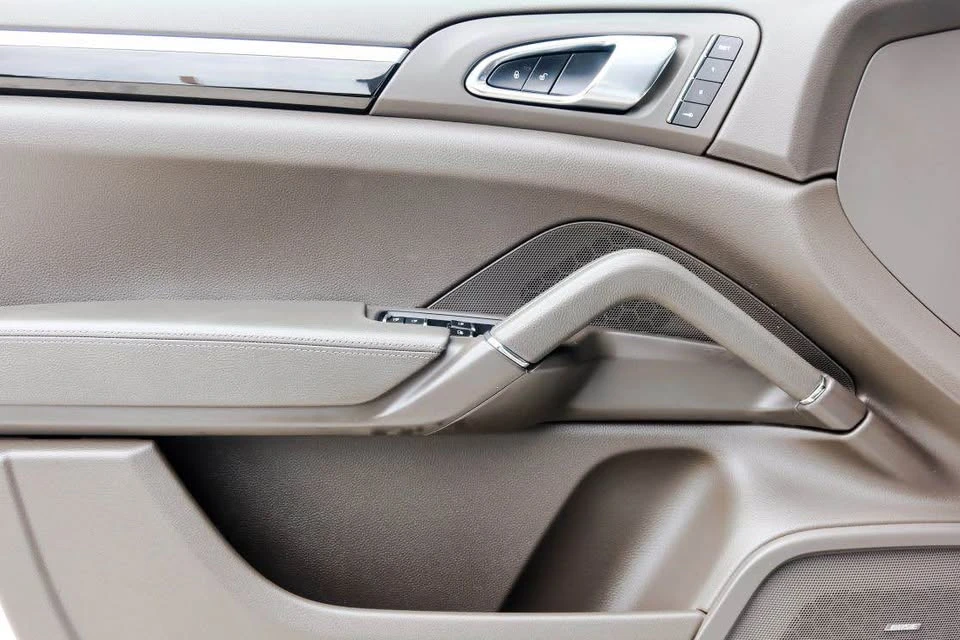 2017 Porsche 958 Cayenne S - Image 9 of 17